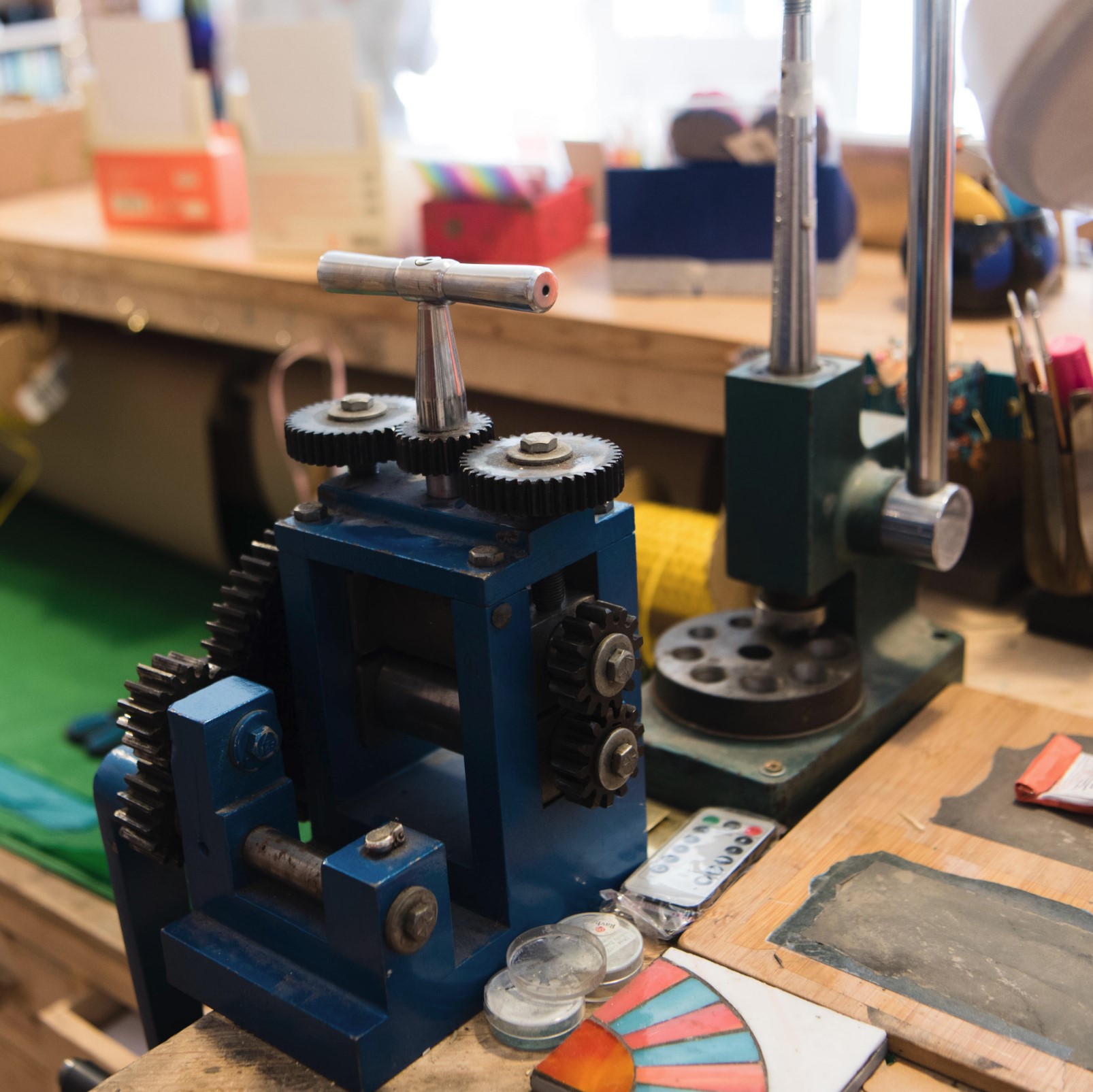 a jewellery machine for pressing metal